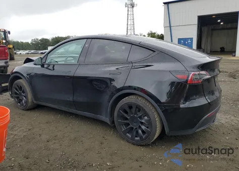 2024 Tesla Model Y из США, поврежденный, VIN 7SAYGDED3RF091266